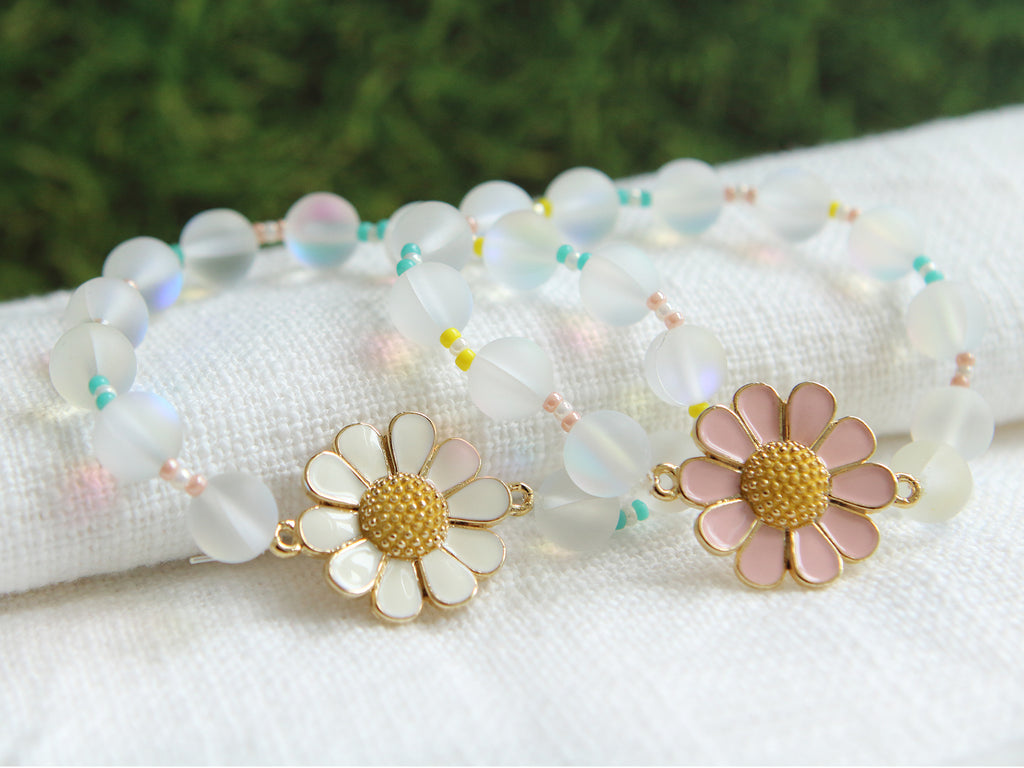 Daisy Flower Beaded Bracelet