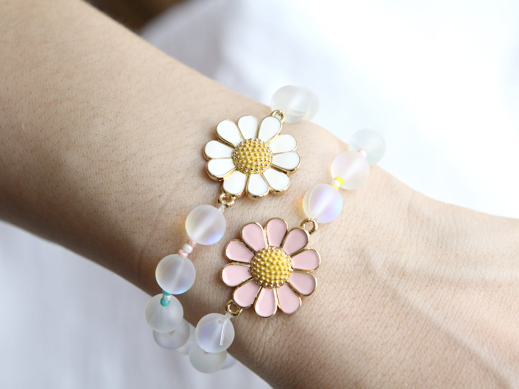 Daisy Flower Beaded Bracelet