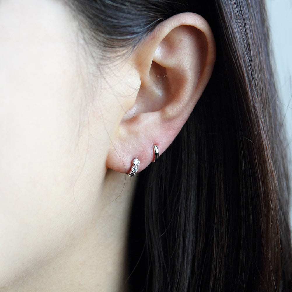 8 mm_Basic HUGGIE SMALL HOOP EARRINGS