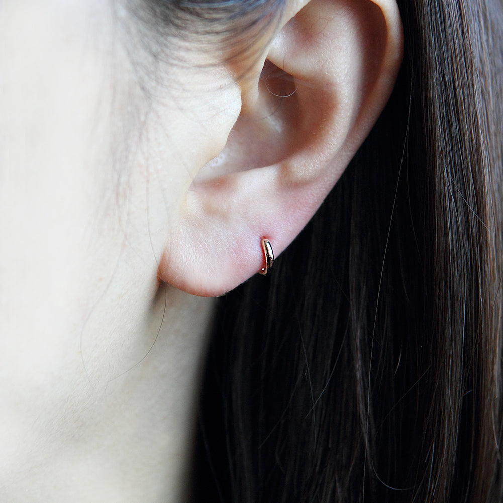 8 mm_Basic HUGGIE SMALL HOOP EARRINGS
