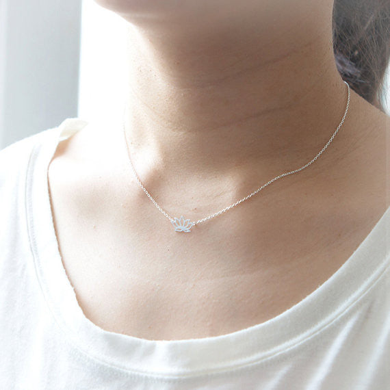 Lotus Necklace in silver