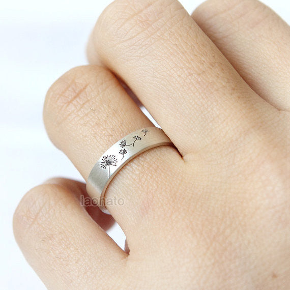 Personalized Dandelion Ring in sterling silver / initials, date, words