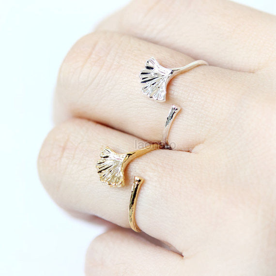 Tiny Ginkgo leaf Ring