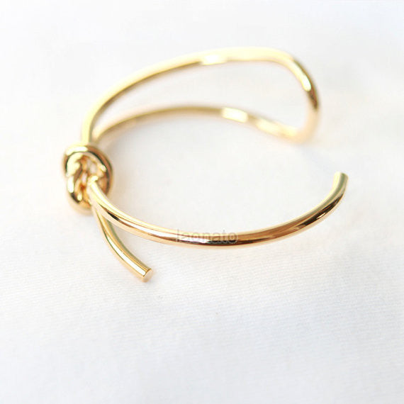 Knot Bangle / Love Knot bracelet – LAONATO