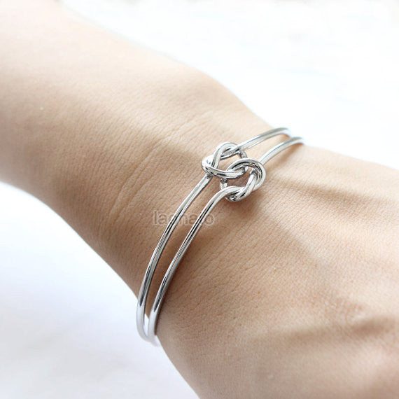 Love shop knot bangle