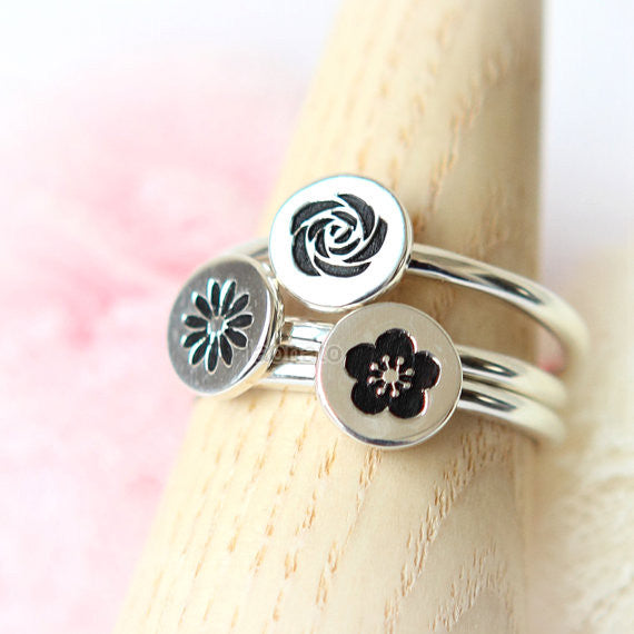 Flower Icon Ring in 925 sterling silver / rose, daisy, cherry blossoms