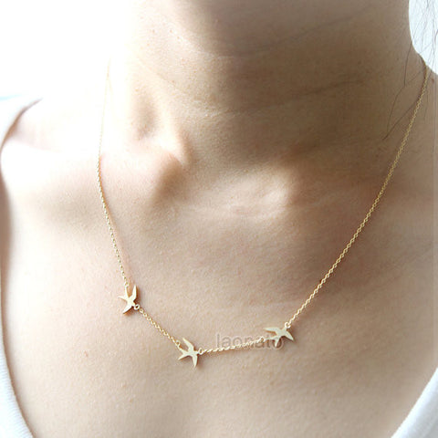 Little Sparrow Necklace in gold