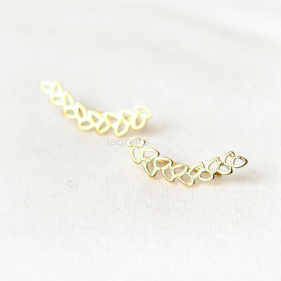 Cutout Leaf Ear Climber