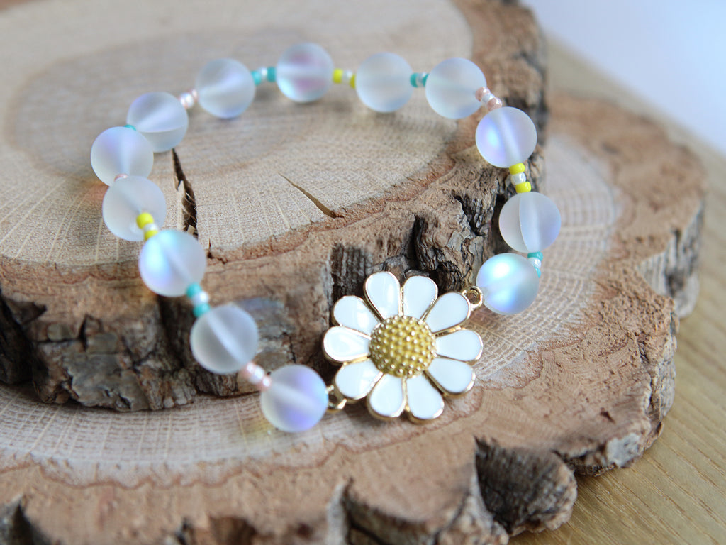Daisy Flower Beaded Bracelet