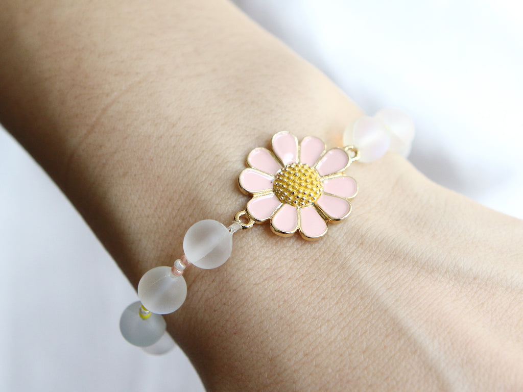 Daisy Flower Beaded Bracelet