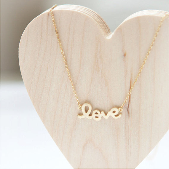 LOVE Necklace in gold