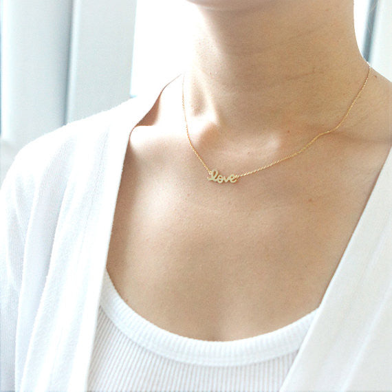 LOVE Necklace in gold