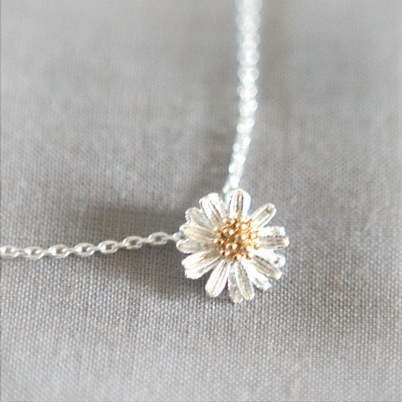Tiny Silver Daisy Necklace