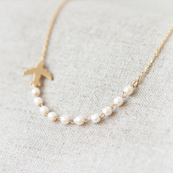 Airplane and pearls Necklace in gold