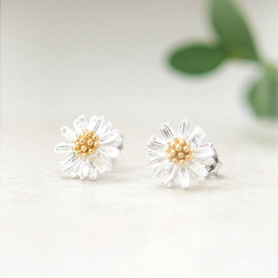 Tiny Silver Daisy Earrings