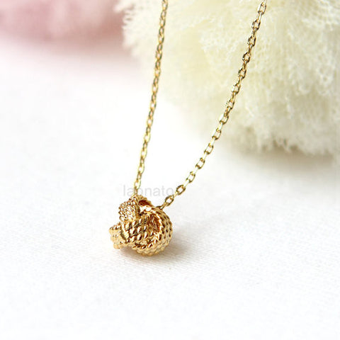 BOW Necklace in gold
